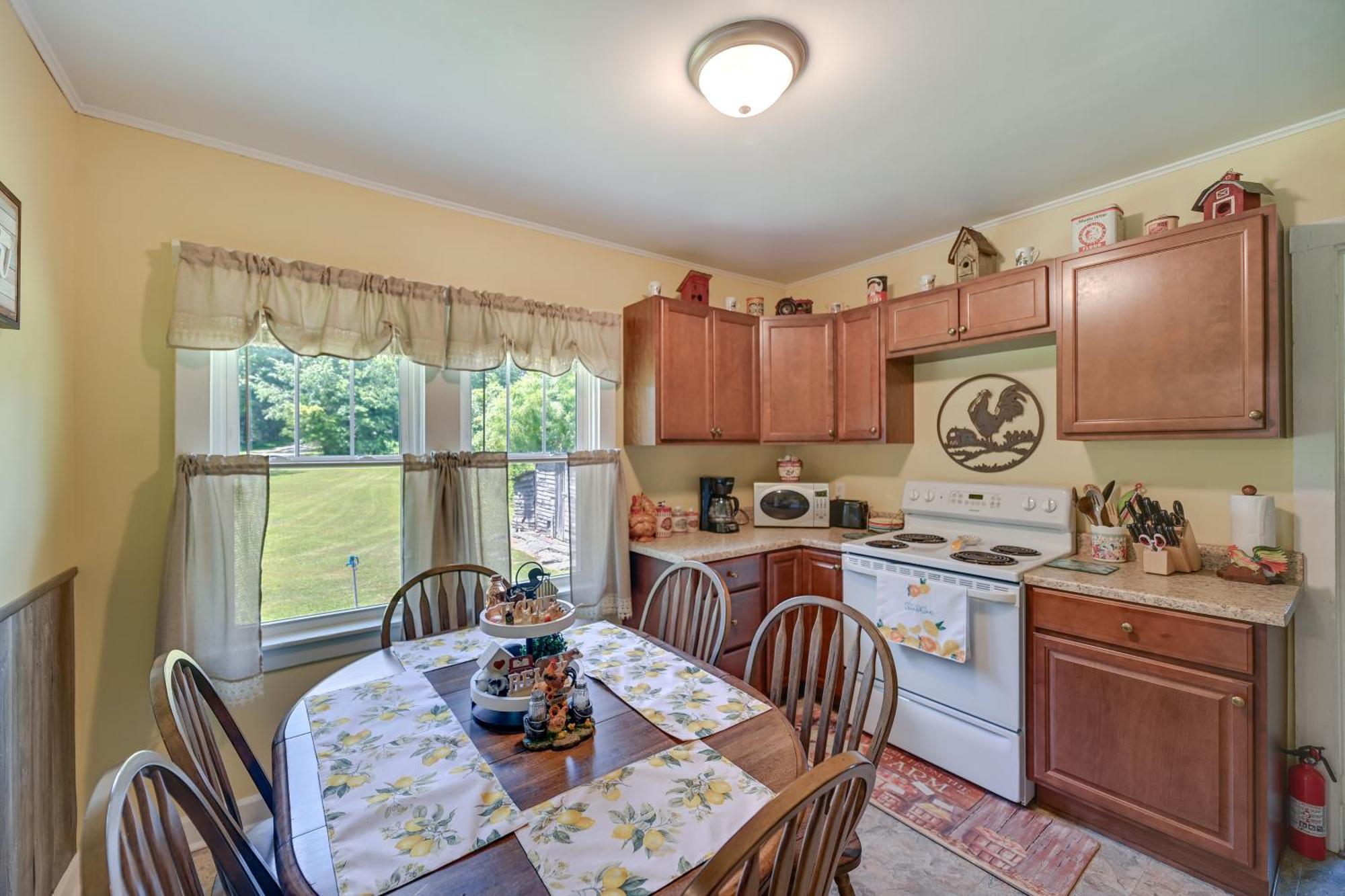 Grandmas Farm House On 125 Acres With Fire Pit! Beattyville Extérieur photo