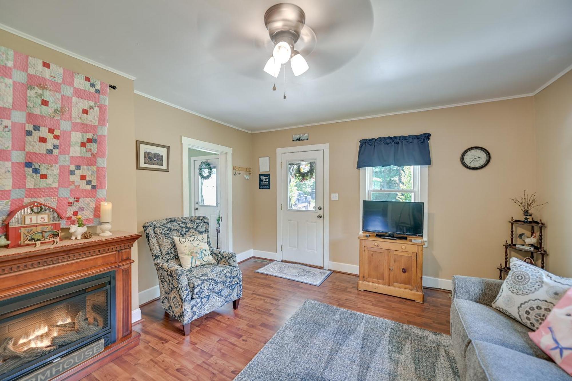 Grandmas Farm House On 125 Acres With Fire Pit! Beattyville Extérieur photo