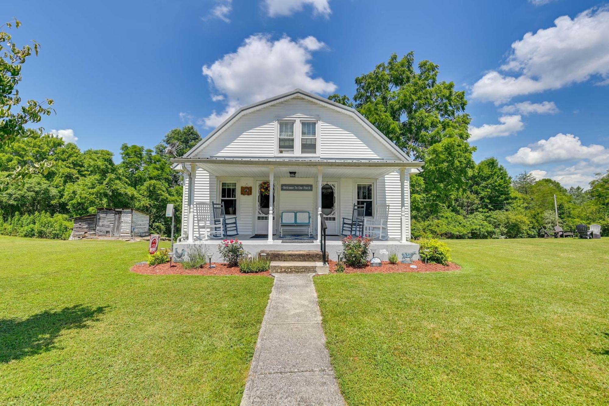 Grandmas Farm House On 125 Acres With Fire Pit! Beattyville Extérieur photo